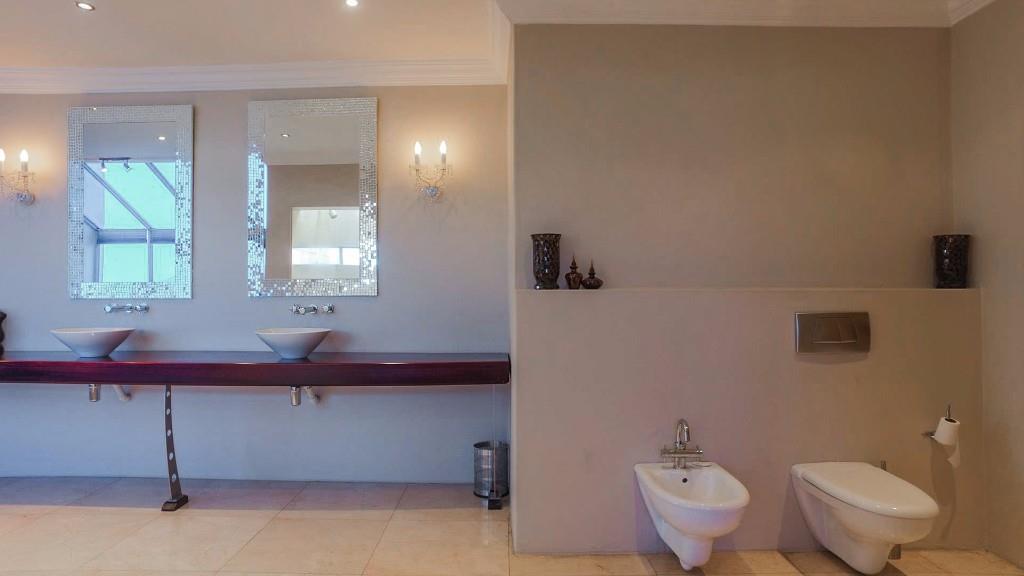 4 Bedroom Property for Sale in Plattekloof Western Cape